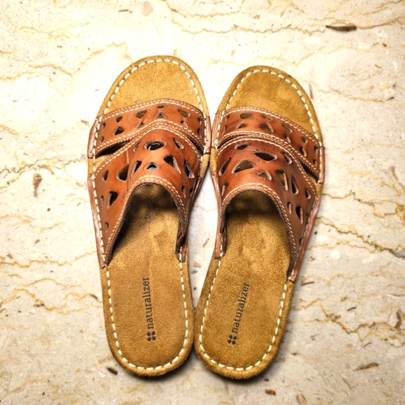 NOS Naturalizer Devon Womens Brown Leather Cutout Open Toe Sandals Size 8M - Picture 2 of 7